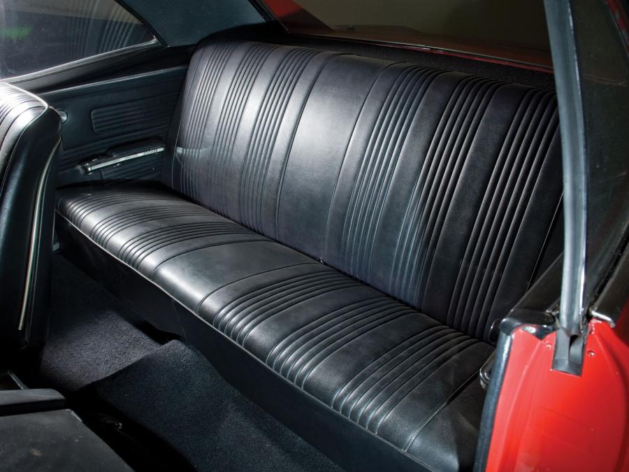 Интерьер Pontiac Tempest GTO Hardtop Coupe (24217) 1967 года  (фото 15 из 26)